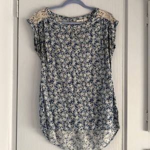 Blue floral lace sleeve top